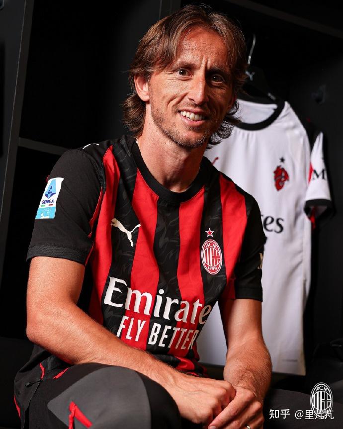 斯基拉：米兰派球探考察昂热18岁前锋西迪基-谢里夫