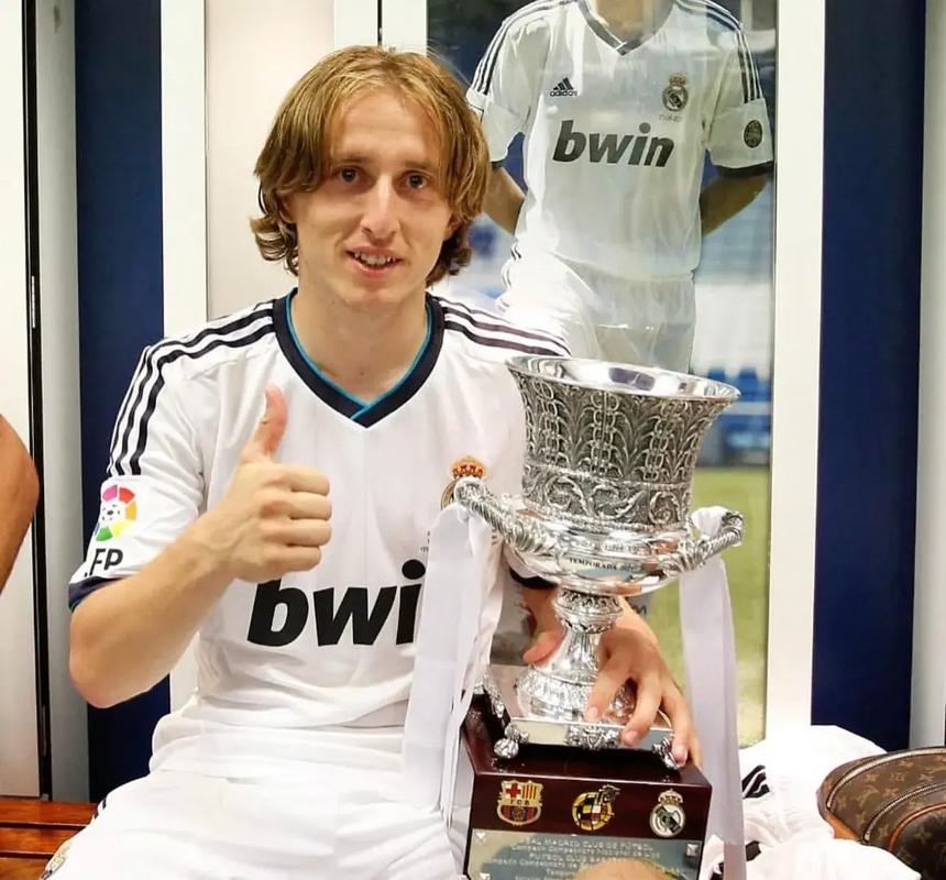 篮球湖人球员场上发挥获得球迷认可