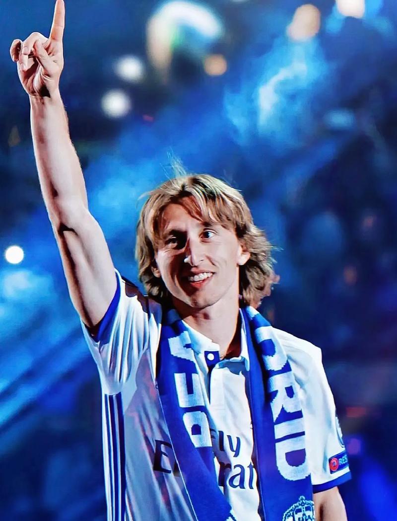 状态出色！唐斯全场投篮23中13，暴砍35分18篮板豪华两双